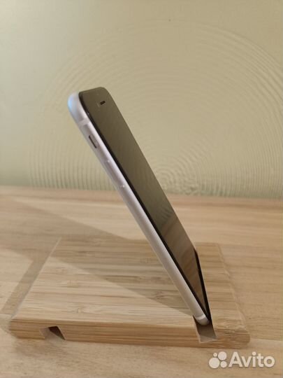 iPhone SE (2020), 64 ГБ