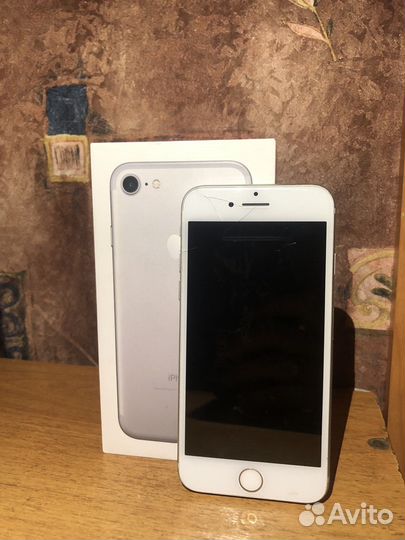 iPhone 7, 32 ГБ
