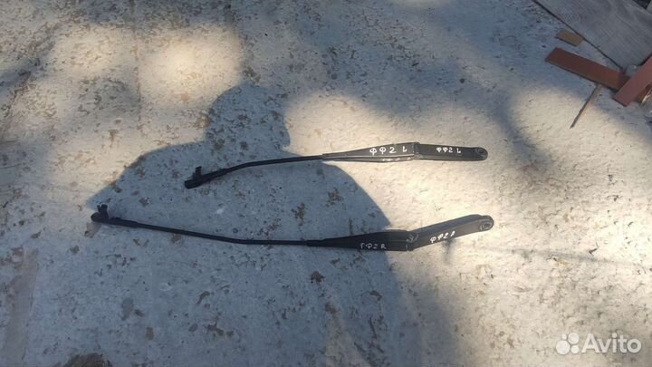 Поводок стеклоочистителя Ford Focus 2 дворники