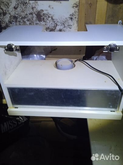 Вытяжка кухонная б/у, рабочий