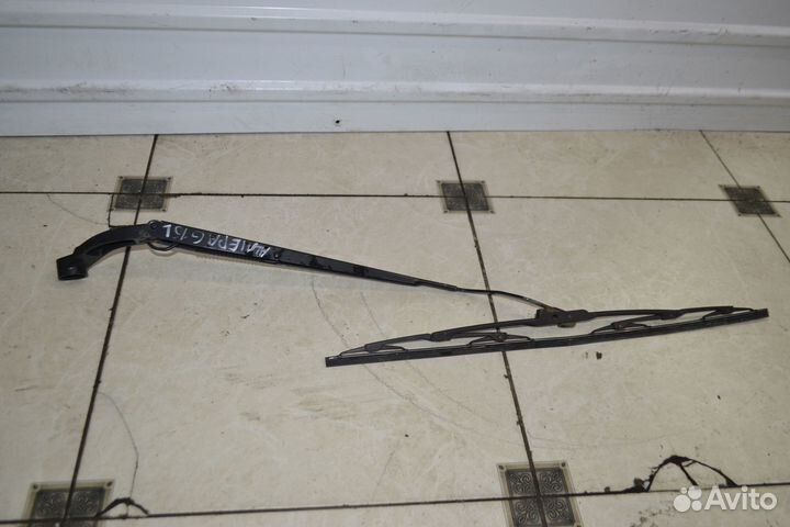 Поводок дворника левый Nissan Almera G15