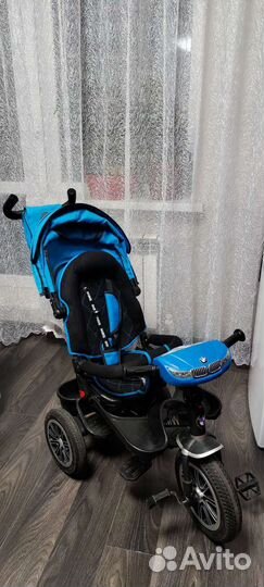 Трехколесный велосипед BMW