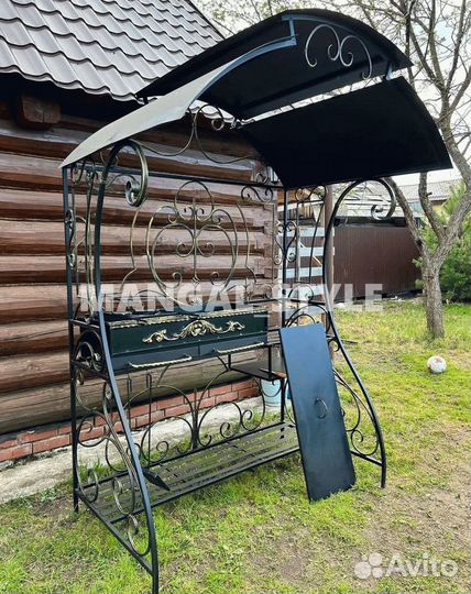 Мангал с крышей