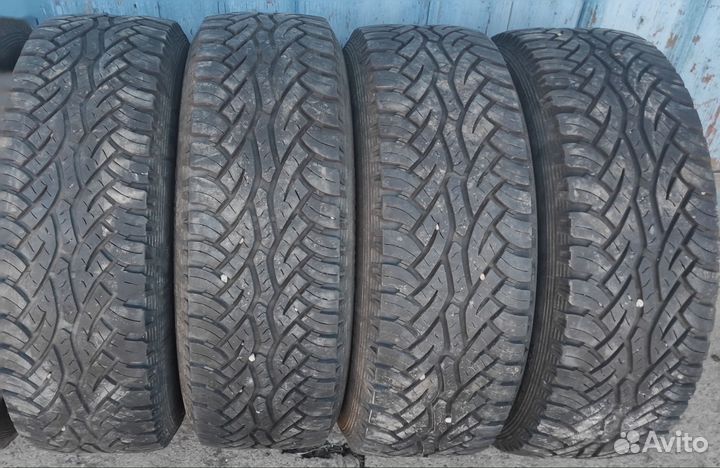Continental ContiCrossContact AT 215/65 R16