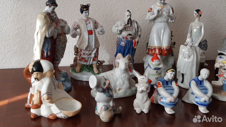 Фарфоровая статуэтка