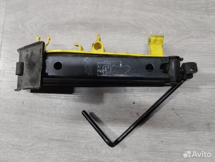 Домкрат Рено