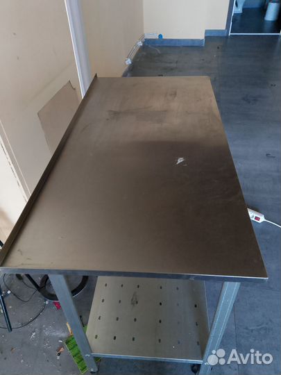 Вытяжка, раковины, столы