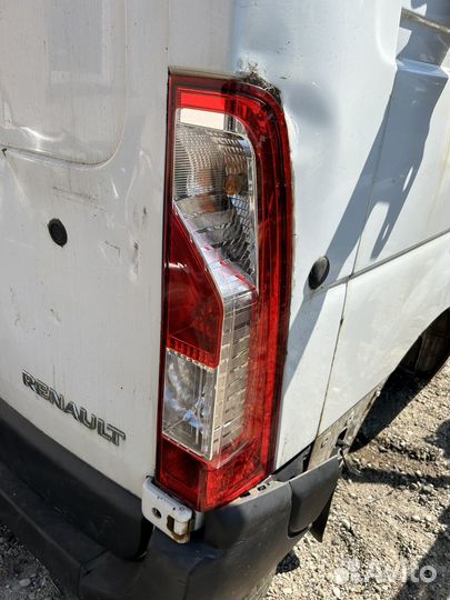 Фонарь задний левый,правый renault master 3