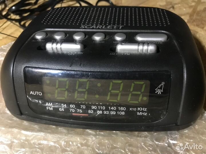 Часы с радио Scarlett