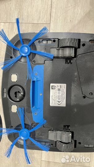 Робот пылесос philips