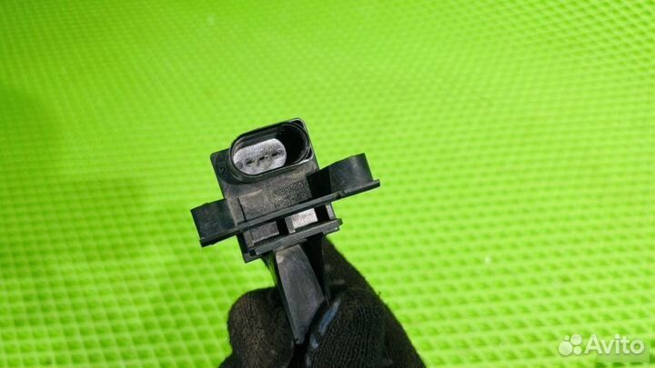 Антенна Audi A8 D3 2002-2010