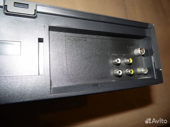 Видеомагнитофон LG CL172TW