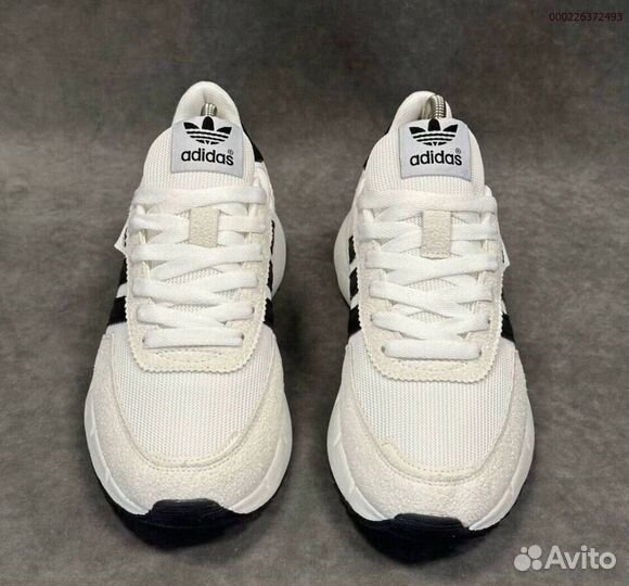 Мужская обувь: кроссовки Adidas для спорта