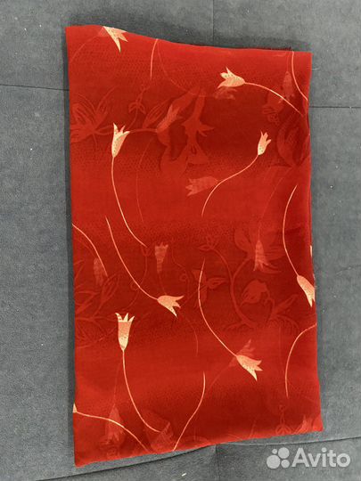 Отрез ткани шелк