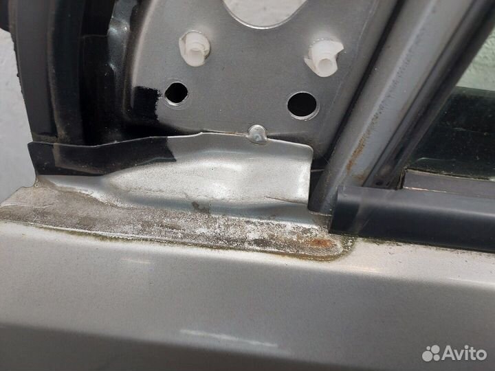 Дверь левая передняя Nissan X-Trail (T30)