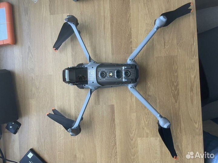 Квадрокоптер DJI Mavic Air 3 Fly more combo