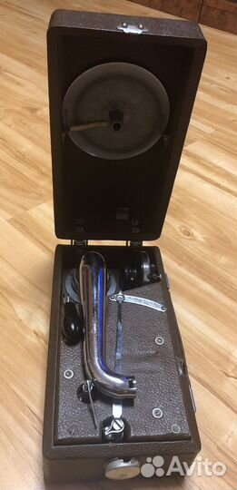 Старинный патефон Молотов