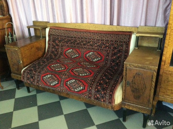 Антикварный диван с 2-мя тумбами по бокам 1910-е г