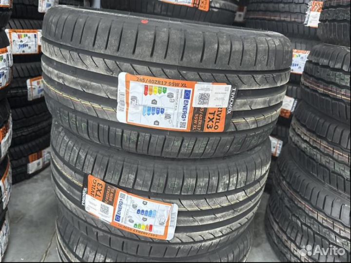 Tracmax X-Privilo TX3 245/40 R17 95W
