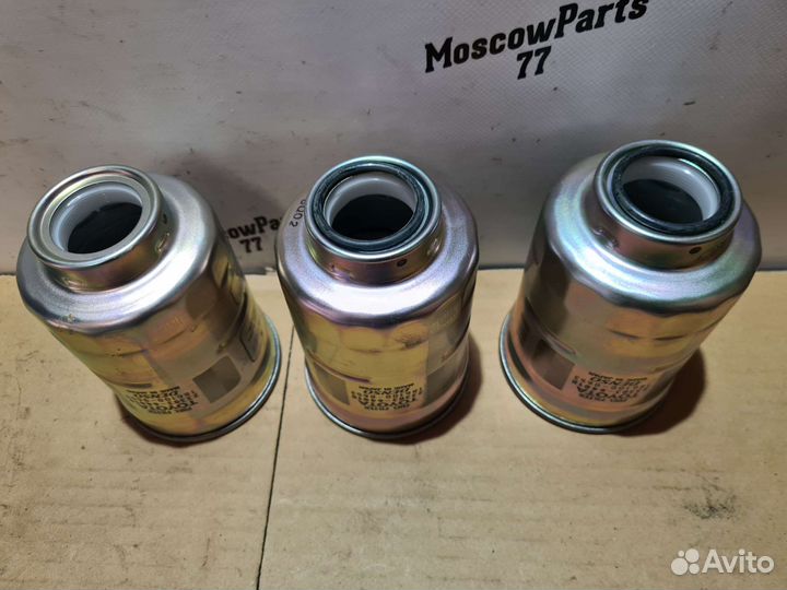 Топливный фильтр Toyota 23303-64010