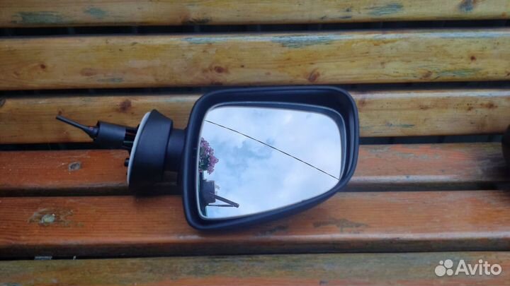 Боковое зеркало на renault logan