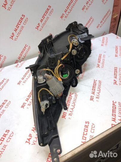 Фара галогеновая правая Mazda 3 Bl BL хетчбек 1.6