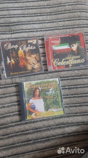 Диски с фильмами и музыкой