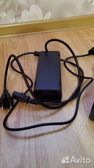 Xbox 360 S 320GB + много игр