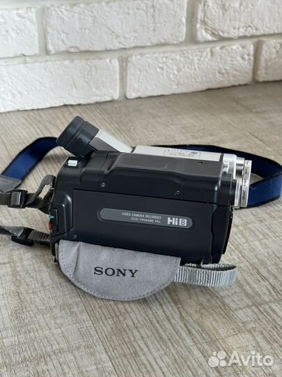 Видеокамера HI8 (Video8) Sony CCD-TRV438E