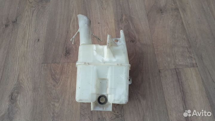 Бачок омывателя Toyota Corolla 120 2003