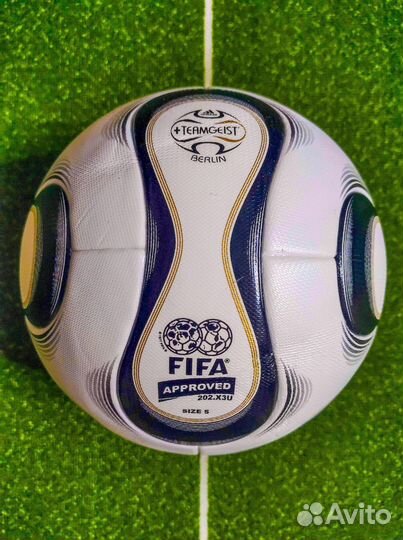 Футбольный мяч Adidas Teamgeist World Cup