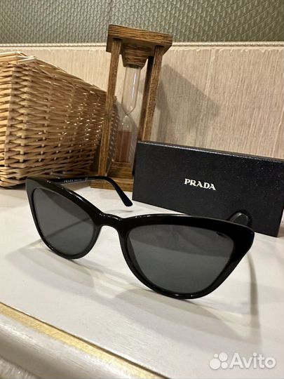 Солнцезащитные очки женские брендовые