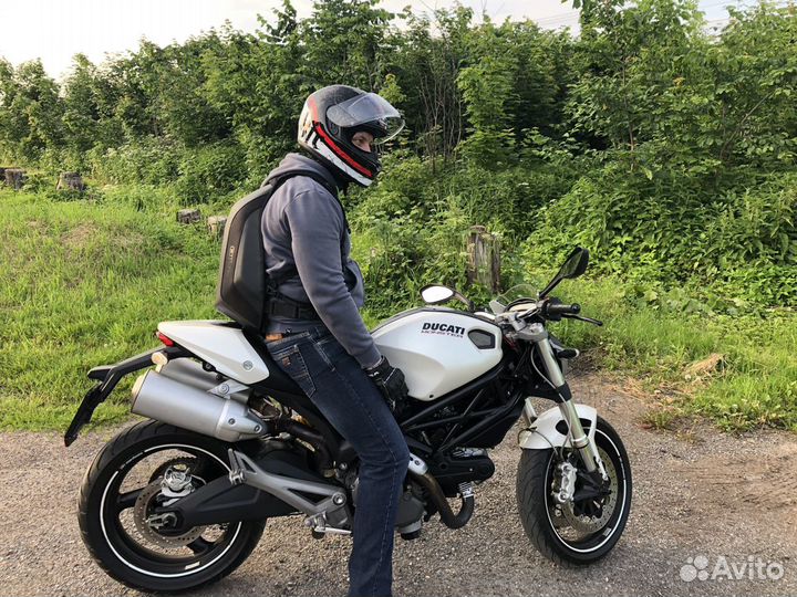 Ducati Monster 696