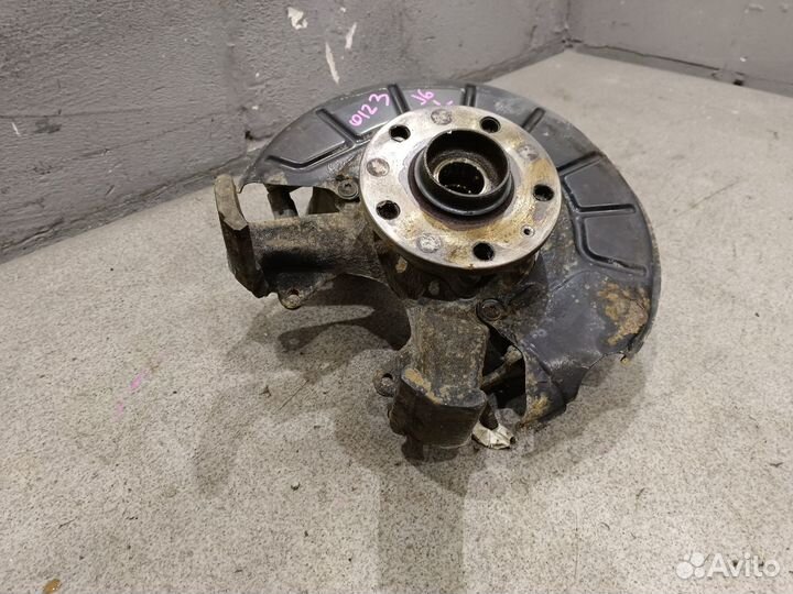 Левый поворотный кулак для Volkswagen Jetta 6