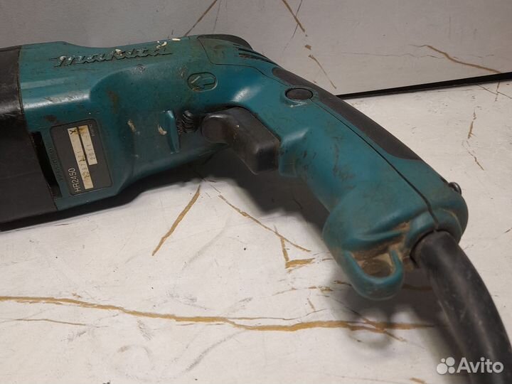Перфоратор Makita HR 2450 не рабочий