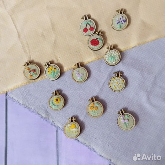 Брошь с вышивкой ручной работы бохо