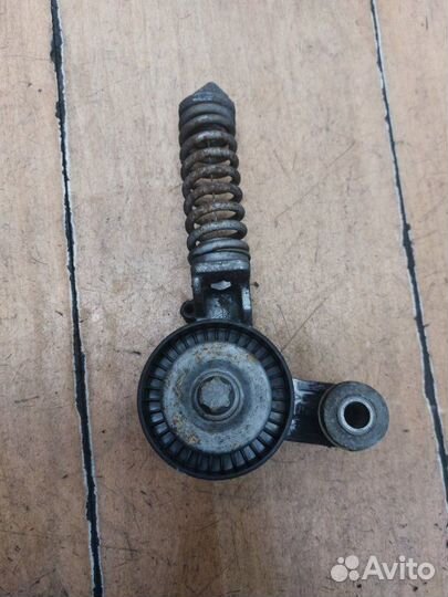 Натяжной ролик приводного ремня Opel Corsa C Z10XE