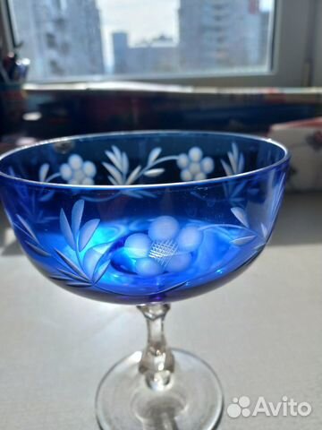 Ваза СССР из резного синего стекла