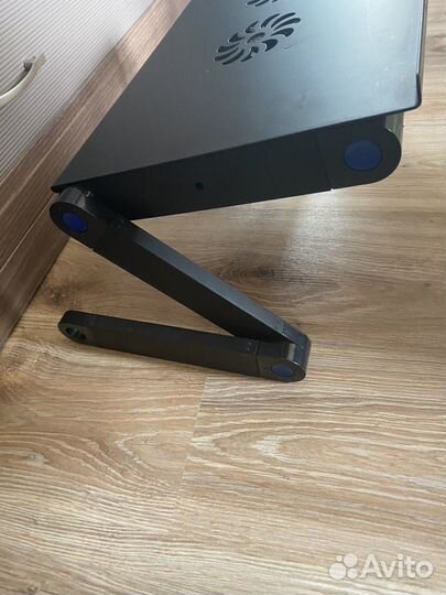 Столик для ноутбука Т8