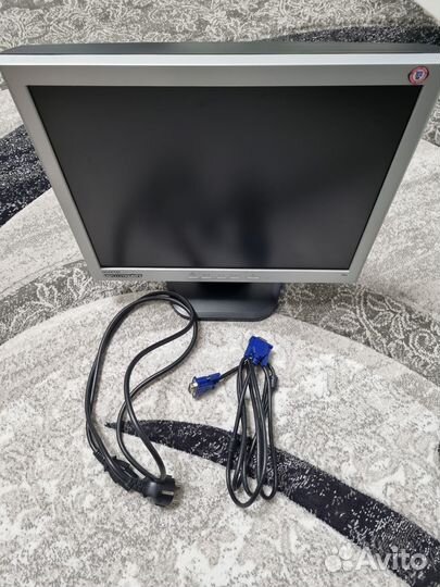 Монитор Samsung Samtron 73V