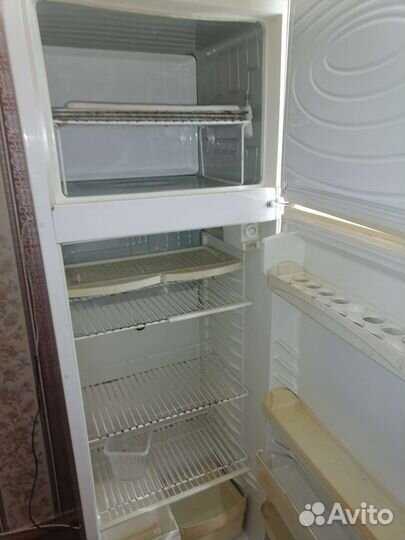 Холодильник с морзильником