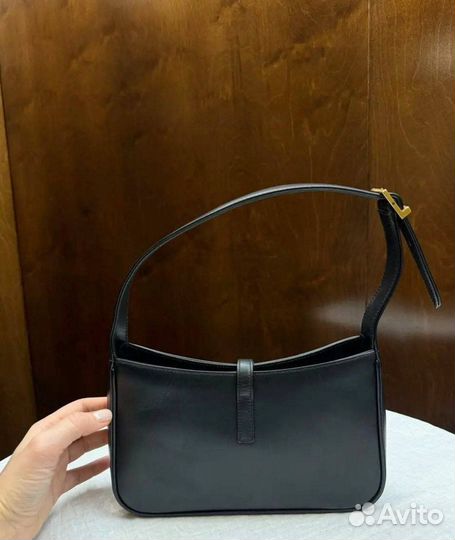 Сумка Yves Saint Laurent Le 5 à 7