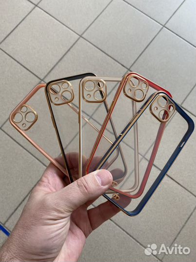 Чехлы для iPhone 13 на бульваре)