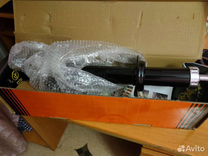 Стойки передние и пильники на nissan