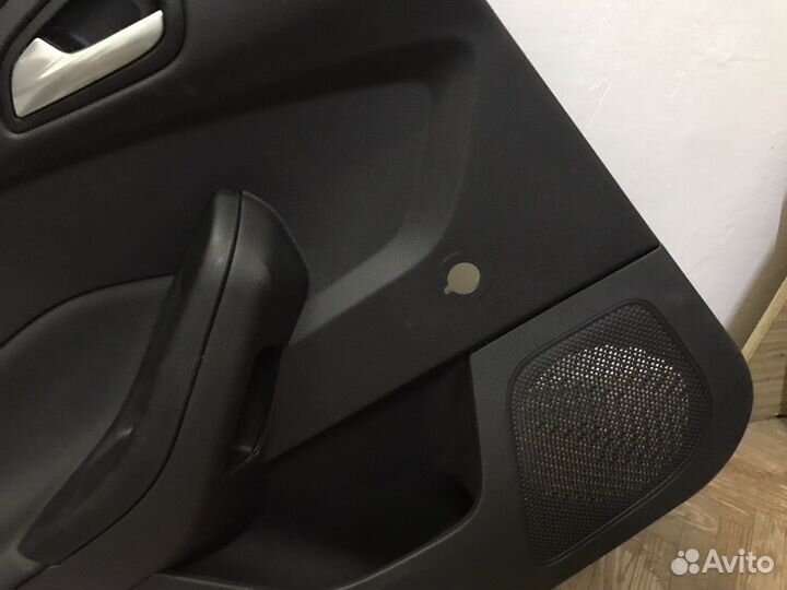 Обшивка двери задней Ford focus 3 универсал