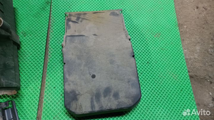 Короб АКБ ford kuga 1