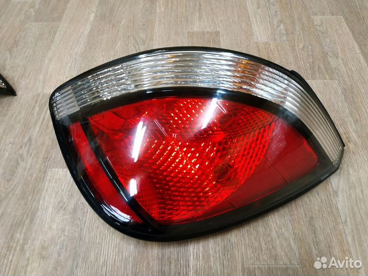 Фонари задние Kia Rio 2 хетчбэк (2005-2011)