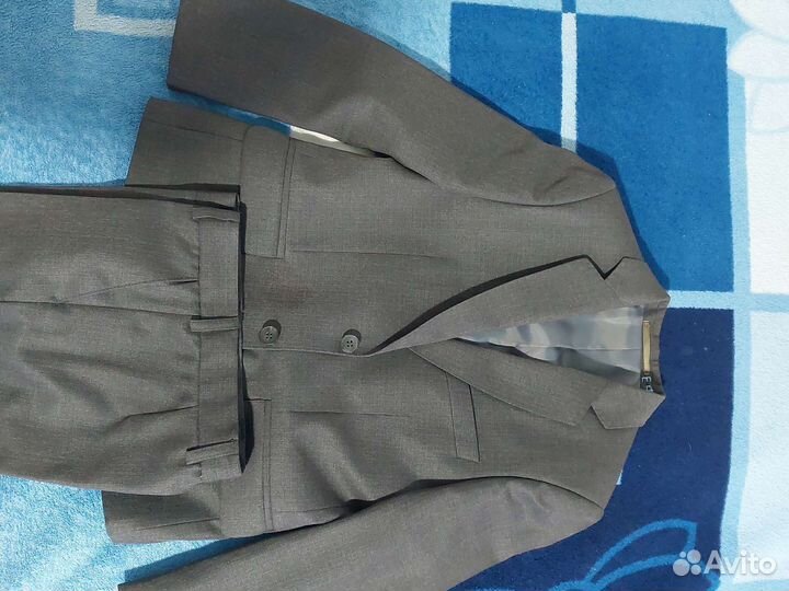 Школьный костюм для мальчика 134 серый
