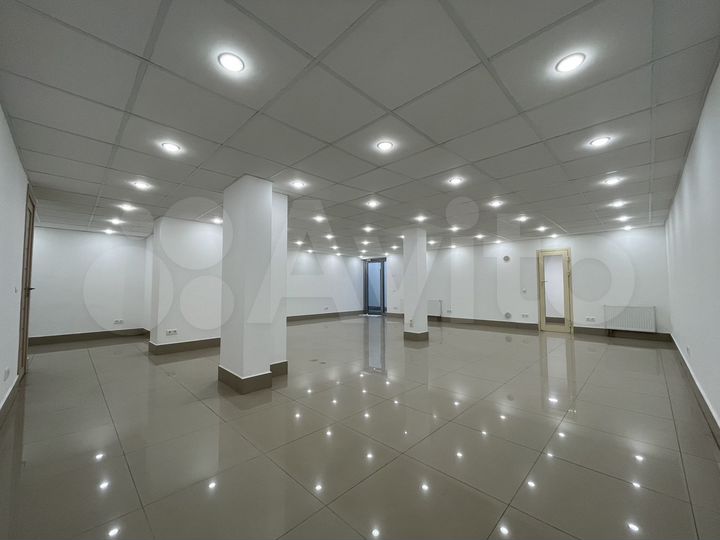 Помещение у остановки автобусов, 83.6 м²