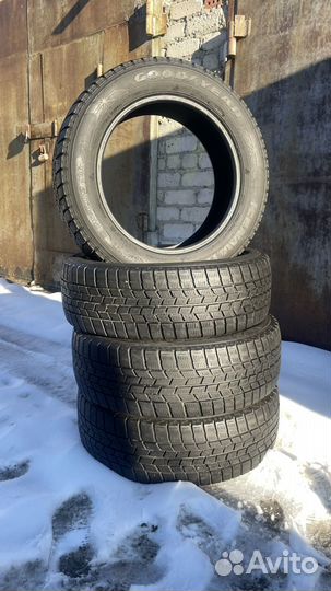 Goodyear Ice Navi 6 215/60 R17